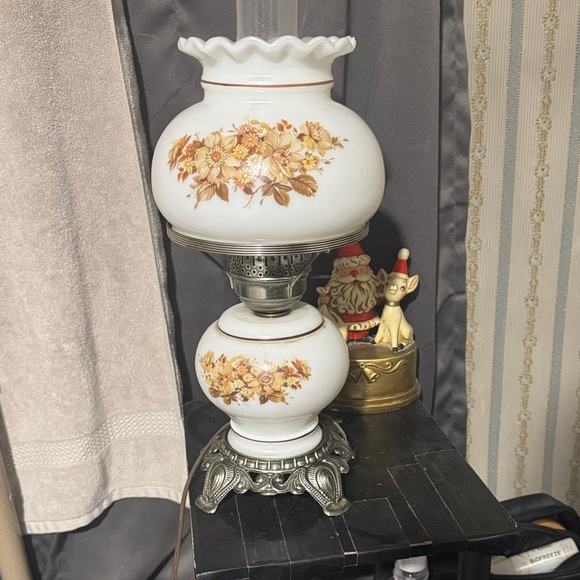 Vintage Floral Table Lamp - Picture 1 of 1